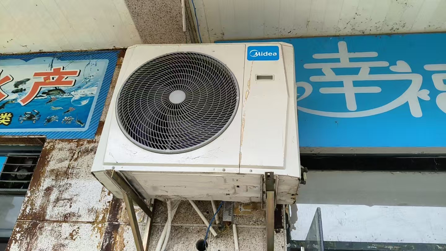 上海空调上门回收服务现场