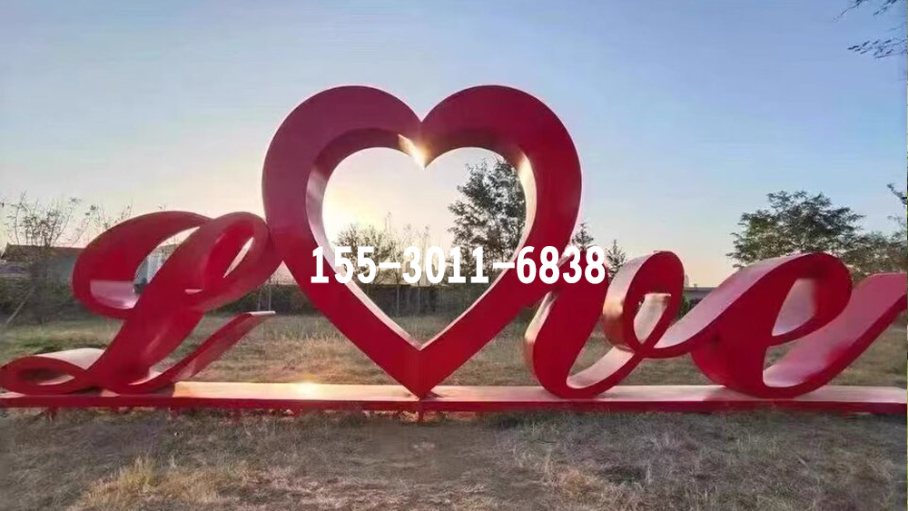 古镇文旅不锈钢雕塑游客打卡实景