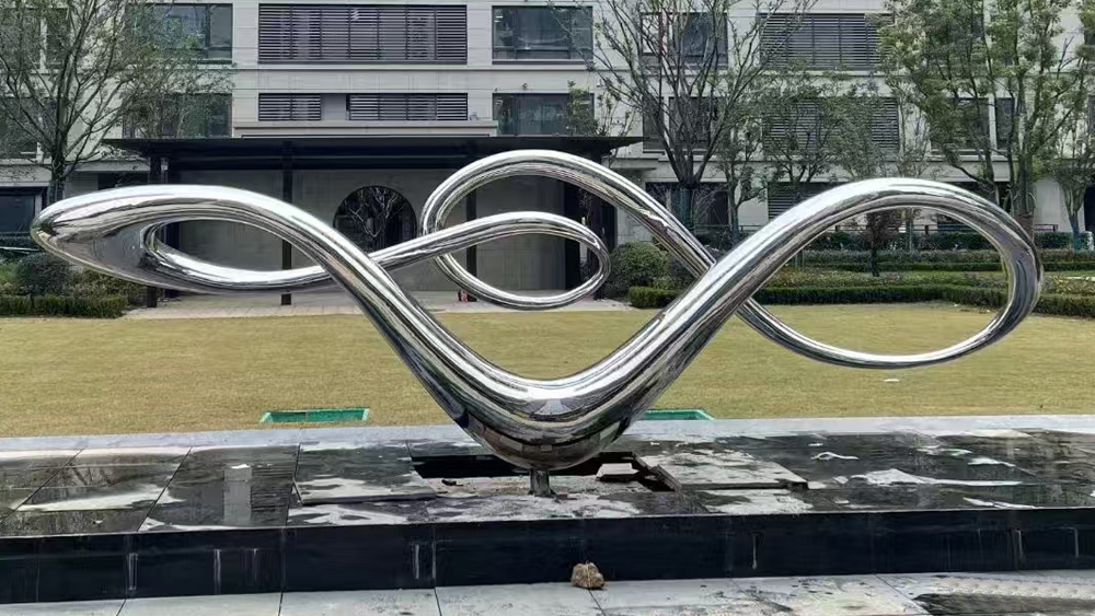 城市不锈钢雕塑应用场景示例