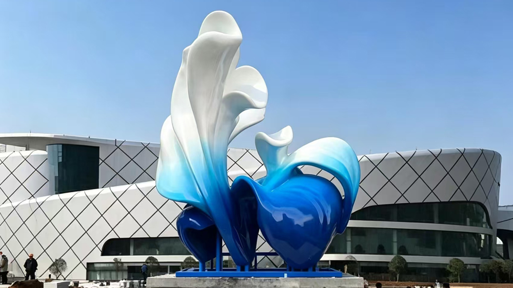 不锈钢城市小品养护作业实拍
